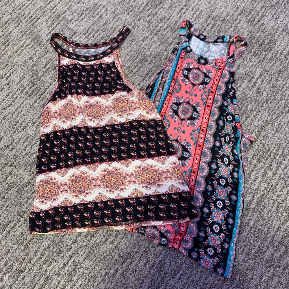 2 tank tops from mudd
